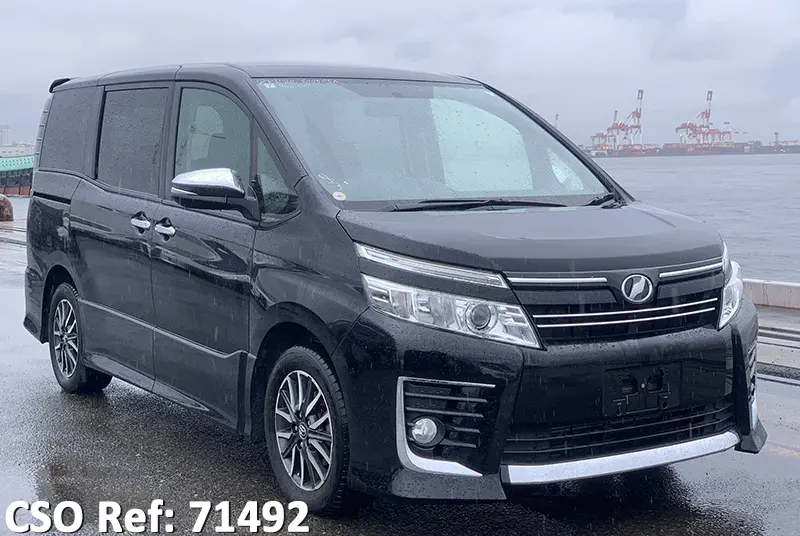 Toyota / Voxy 2015